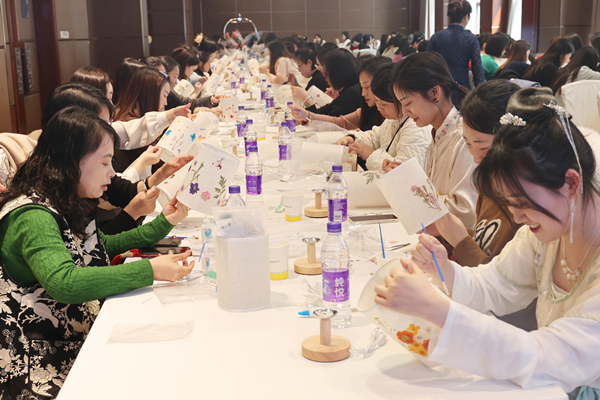 弘揚傳統(tǒng)美德 講好家風(fēng)故事—— 公司成功舉辦慶?！叭恕眹H勞動婦女節(jié)主題活動